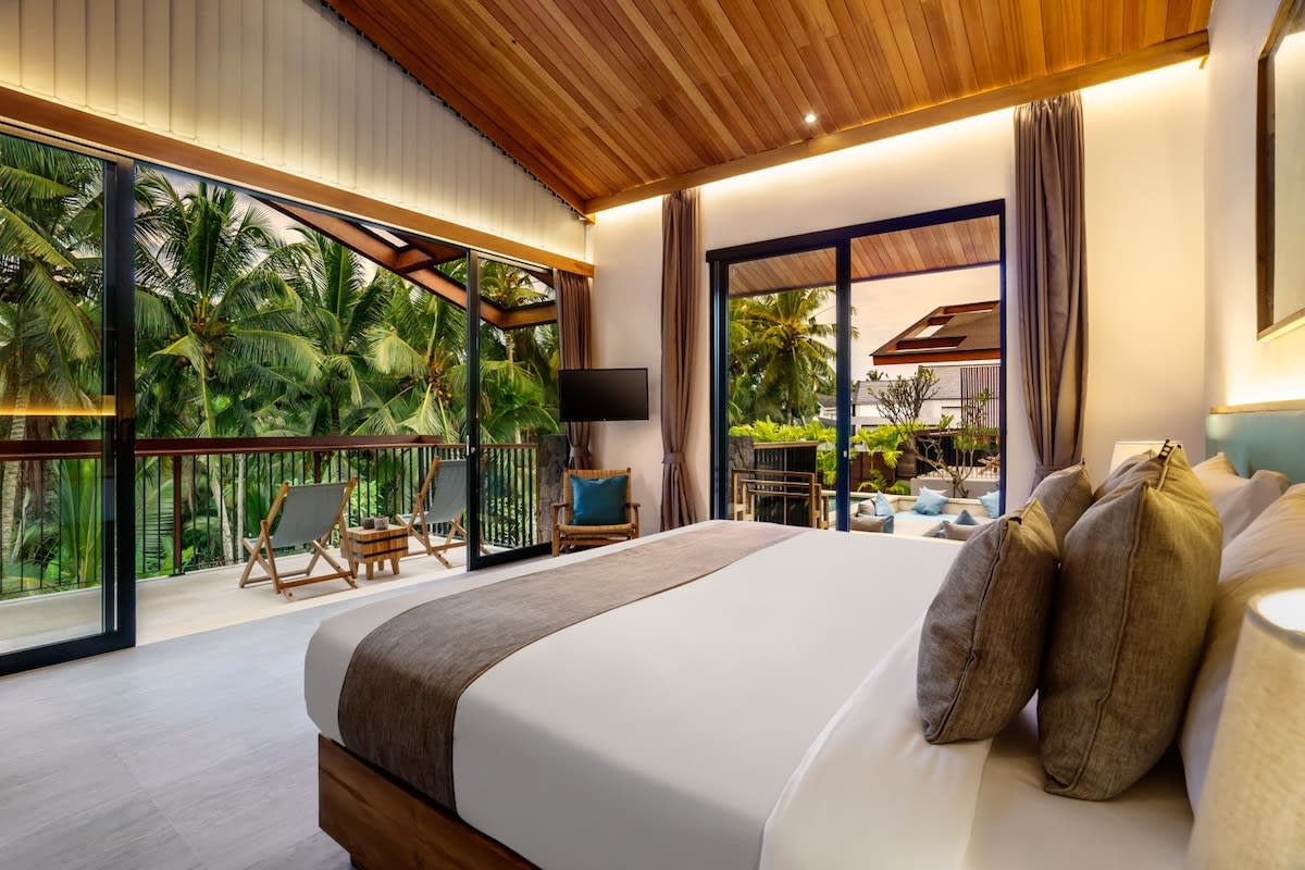 Infinity-Pool Villa · 6BR · Ubud — 6BR Villa Rental in Ubud — image 10