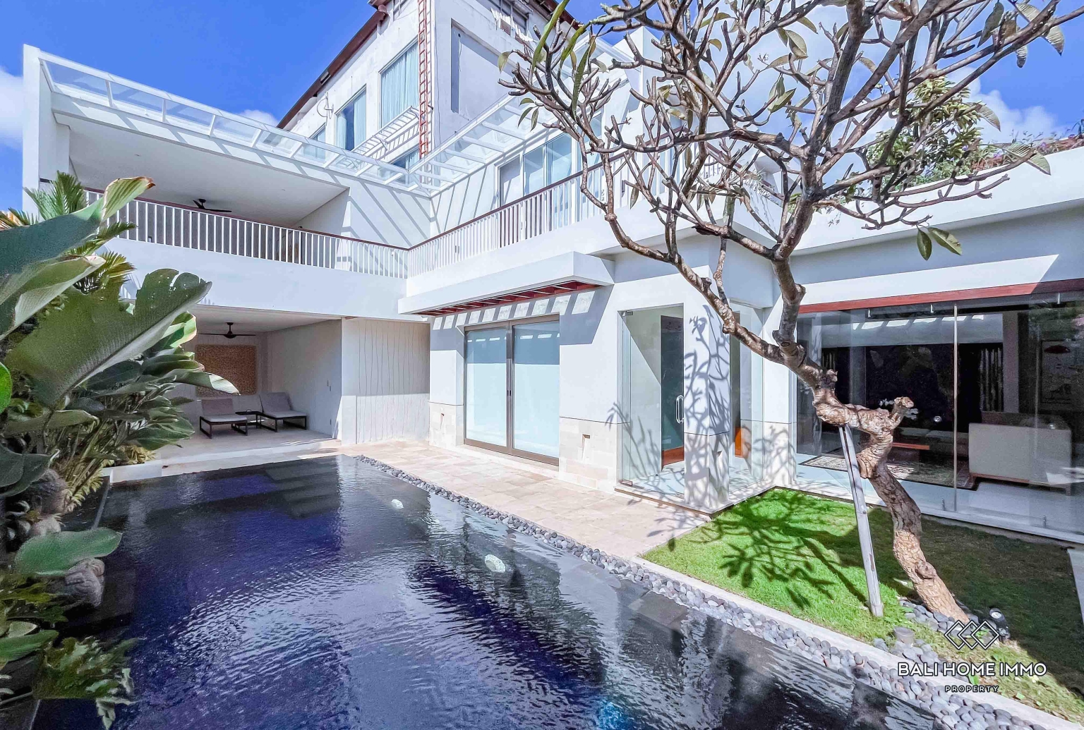 PEACEFUL 3 BEDROOMS VILLA FOR YEARLY RENTAL IN JIMBARAN