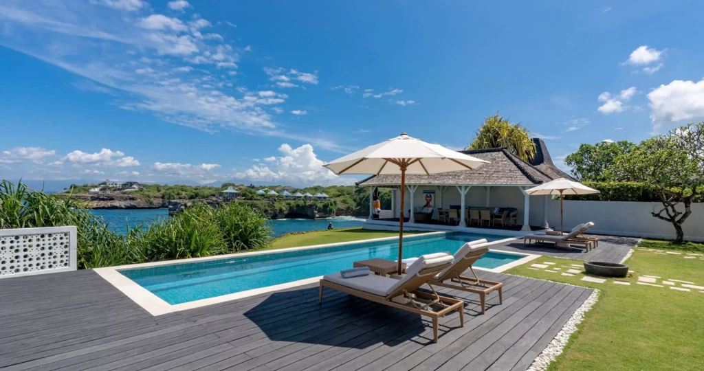Book Casa Del Mar: Cliffside Villa Accommodation in Nusa Lembongan — image 9