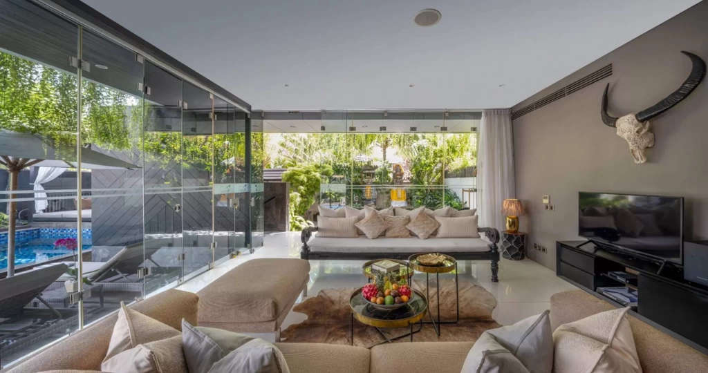 Book Villa Balimu Seminyak: Modern 3 Bedroom Villa Accommodation in Bali — image 9