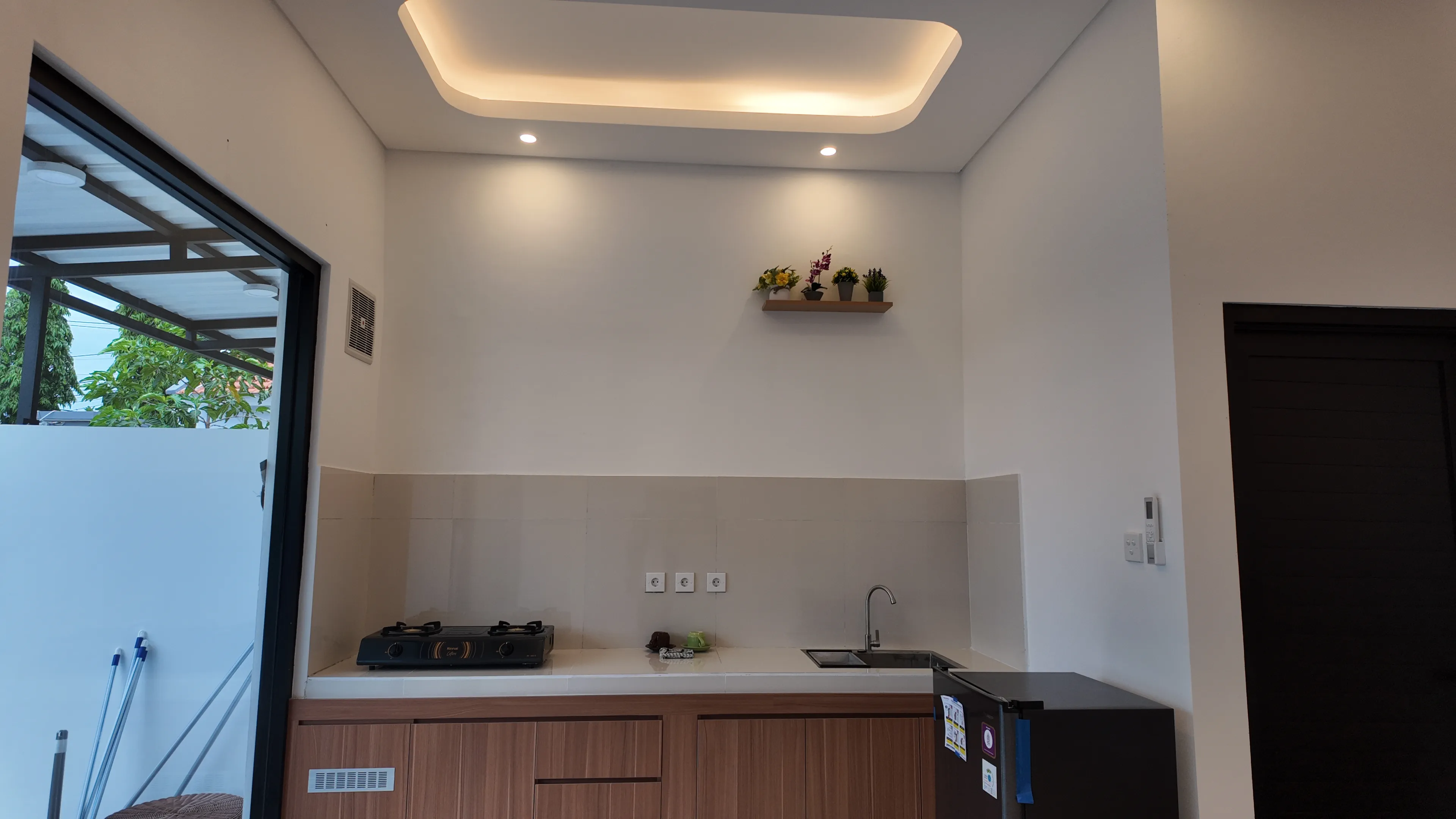 4-Bedroom Fully Furnished Villa for Yearly Rent in Tumbak Bayuh — image 2