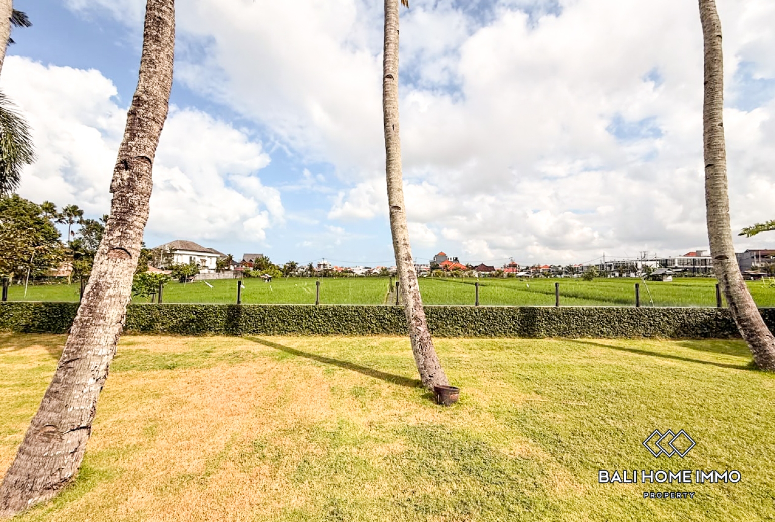Spacious 3 Bedroom Family Villa For Rent in Canggu Berawa — image 18