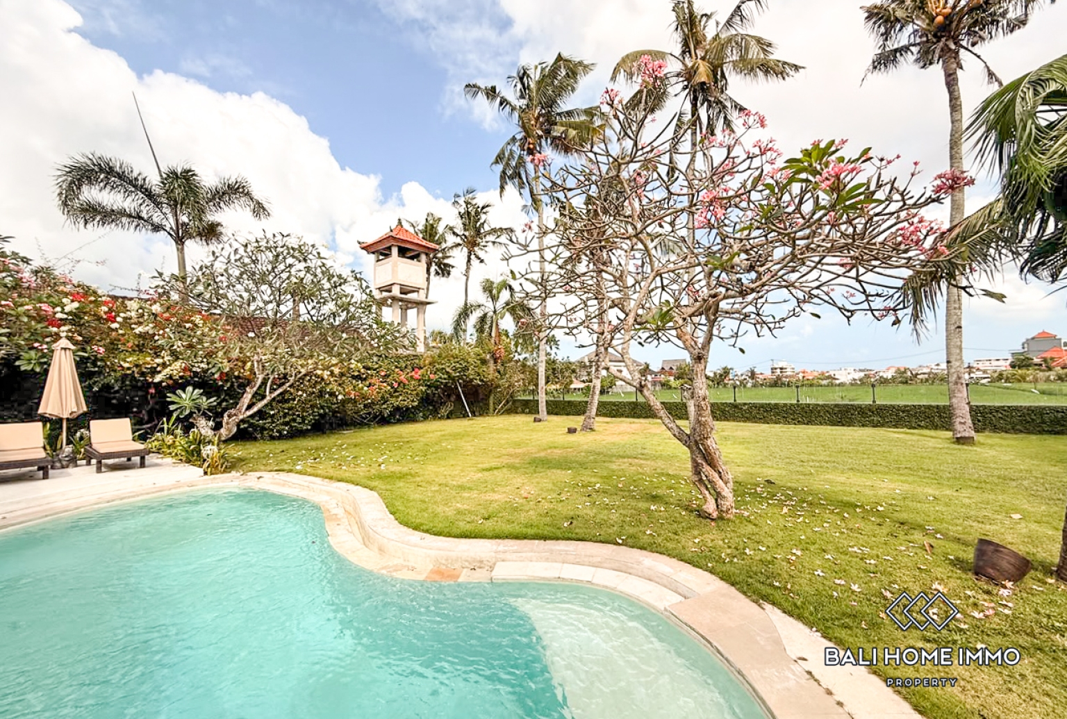 Spacious 3 Bedroom Family Villa For Rent in Canggu Berawa — image 17