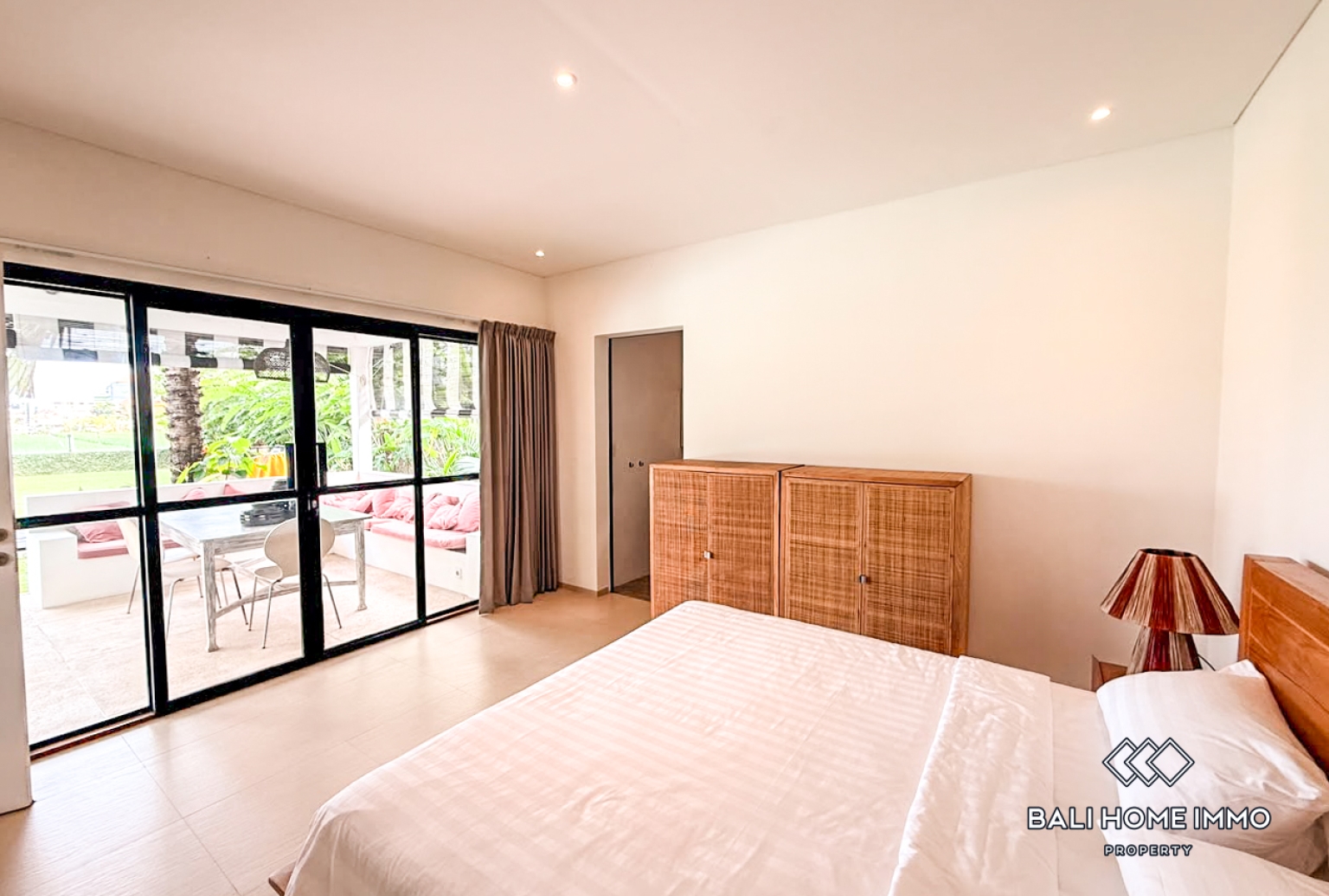 Spacious 3 Bedroom Family Villa For Rent in Canggu Berawa — image 10