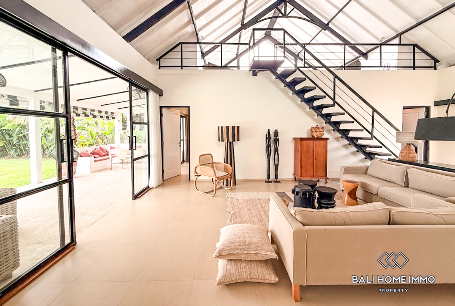 Spacious 3 Bedroom Family Villa For Rent in Canggu Berawa — image 4