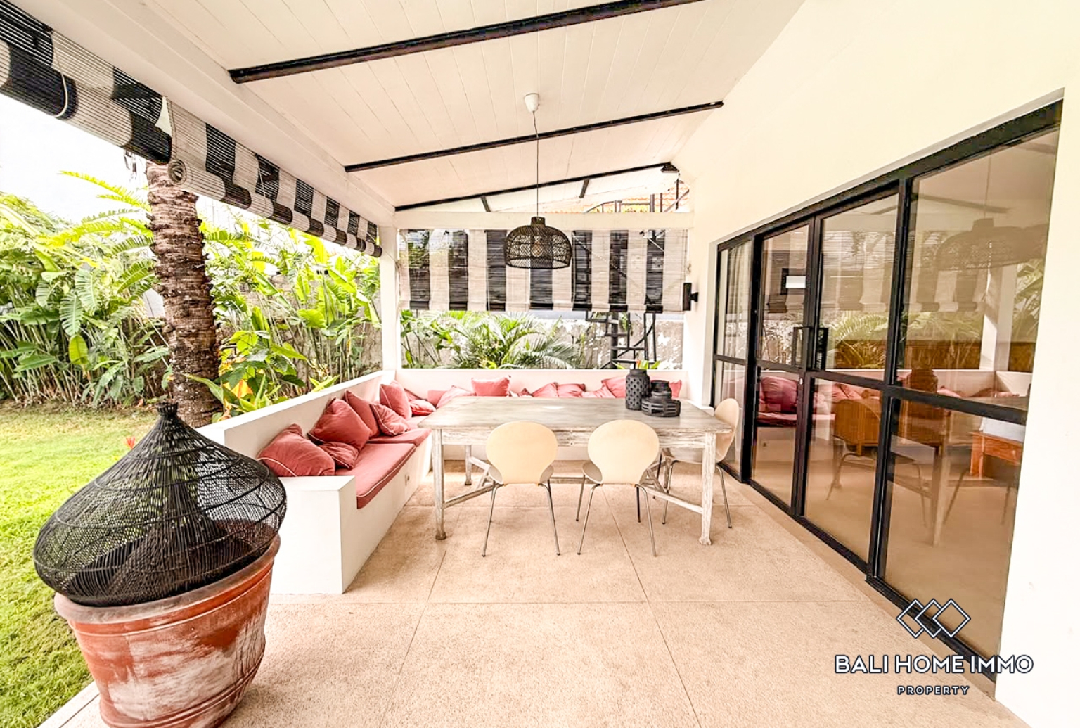 Spacious 3 Bedroom Family Villa For Rent in Canggu Berawa — image 3