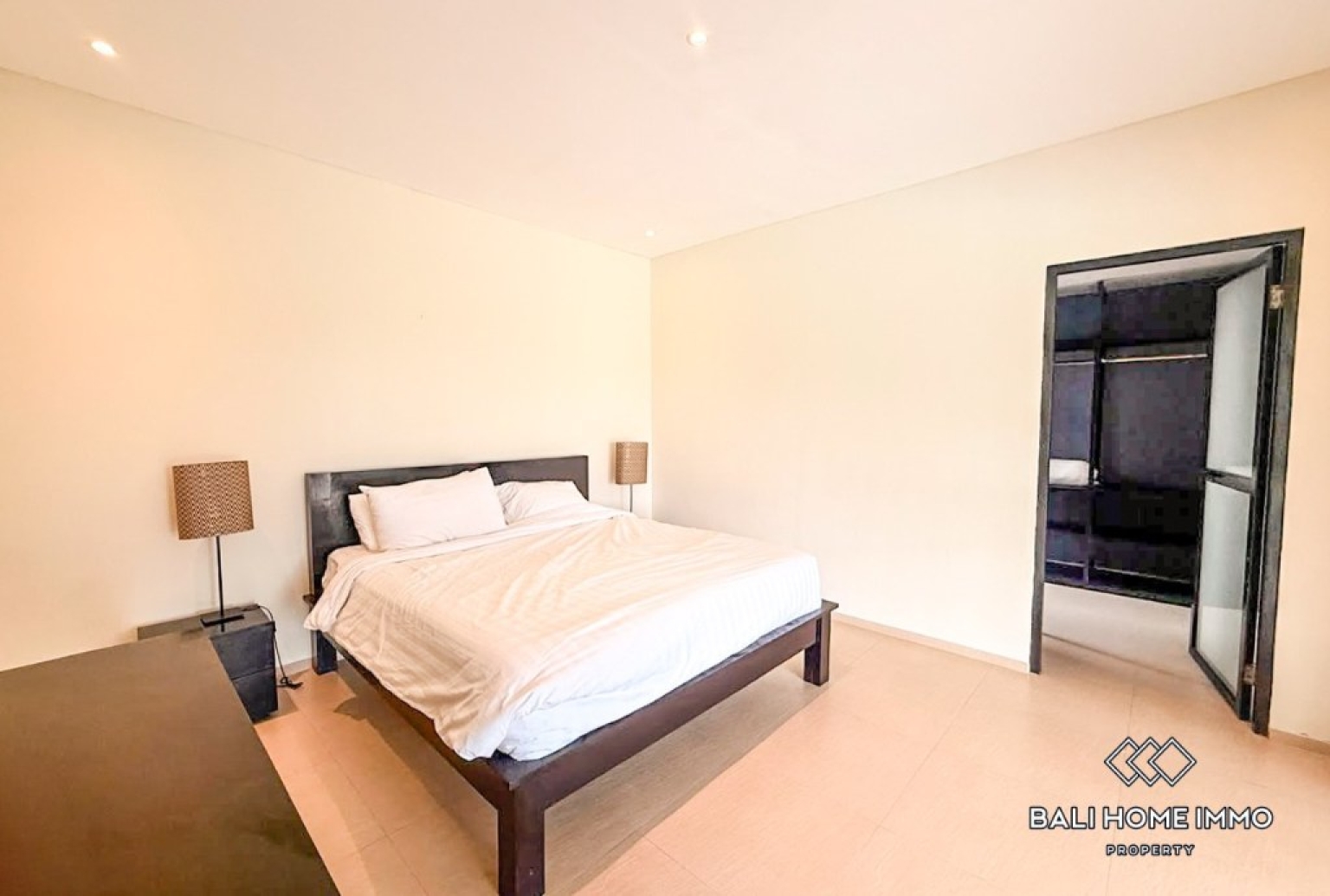Spacious 3 Bedroom Family Villa For Rent in Canggu Berawa — image 8