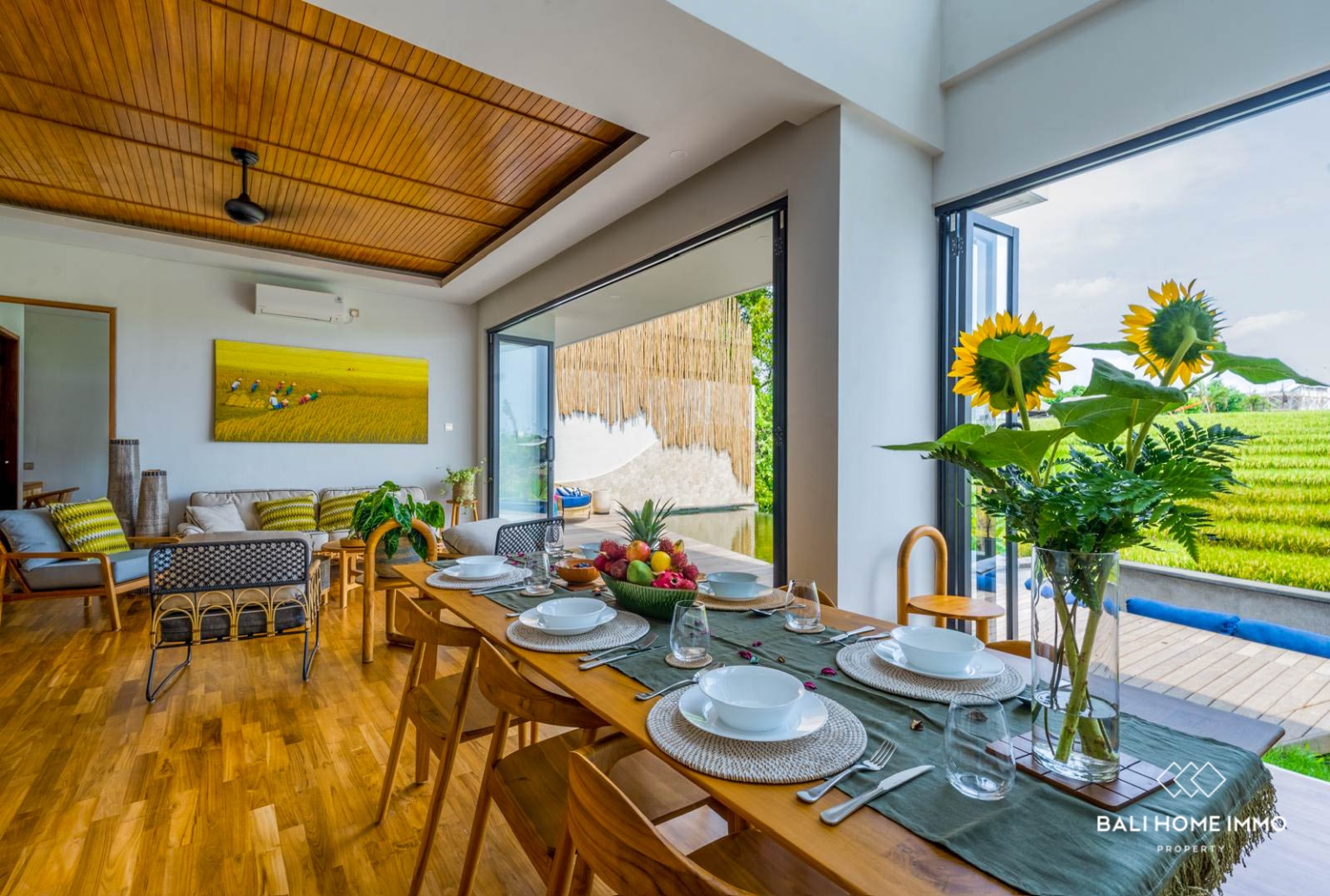 Spacious 3-Bedroom Rice Field View Villa for Rent and Sale in Pererenan — image 2