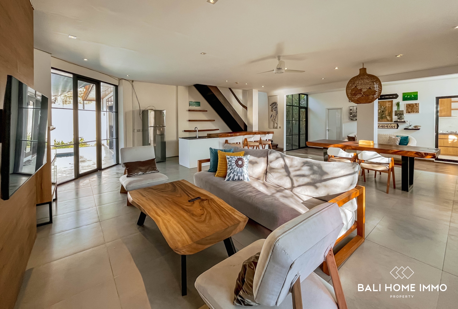 SPACIOUS 5 BEDROOMS VILLA FOR YEARLY RENTAL IN NUSA DUA — image 2