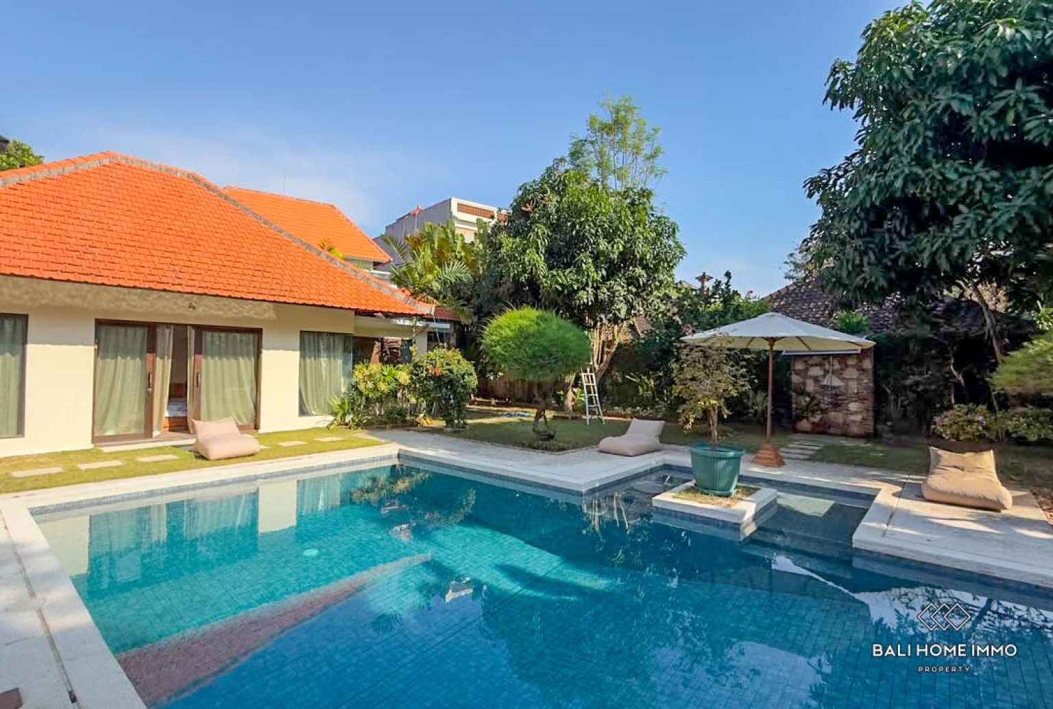 Spacious 5 Bedrooms villa with private apartment for rental in Bali Sanur — image 19