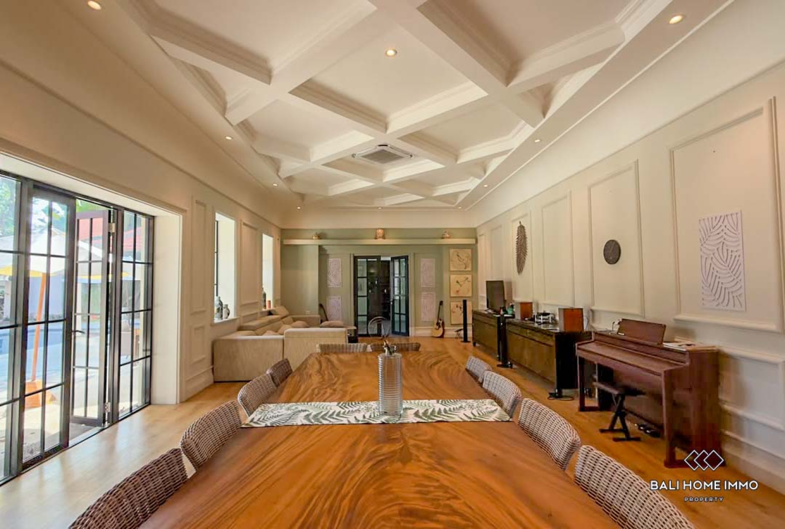 Spacious 5 Bedrooms villa with private apartment for rental in Bali Sanur — image 5