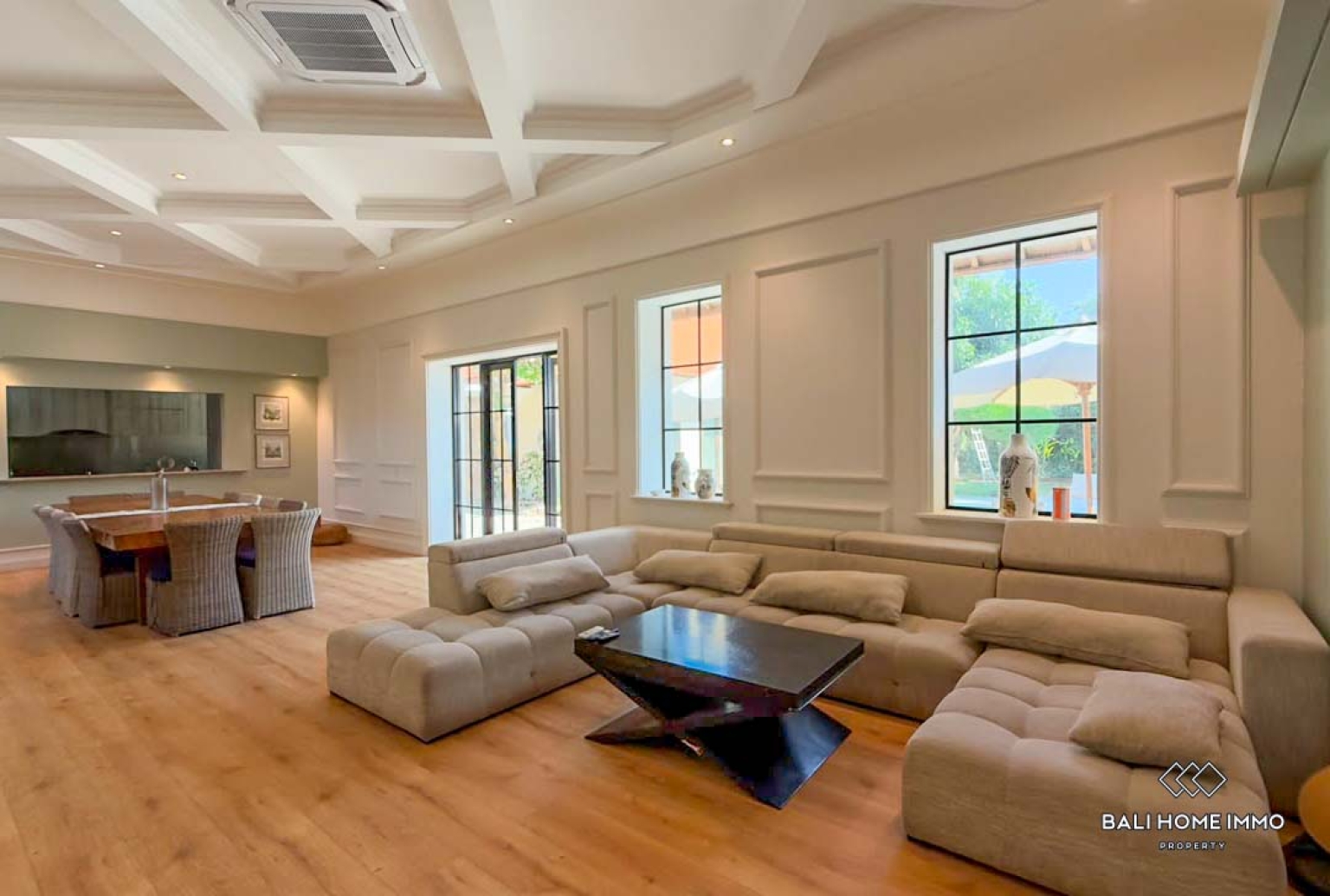 Spacious 5 Bedrooms villa with private apartment for rental in Bali Sanur — image 3