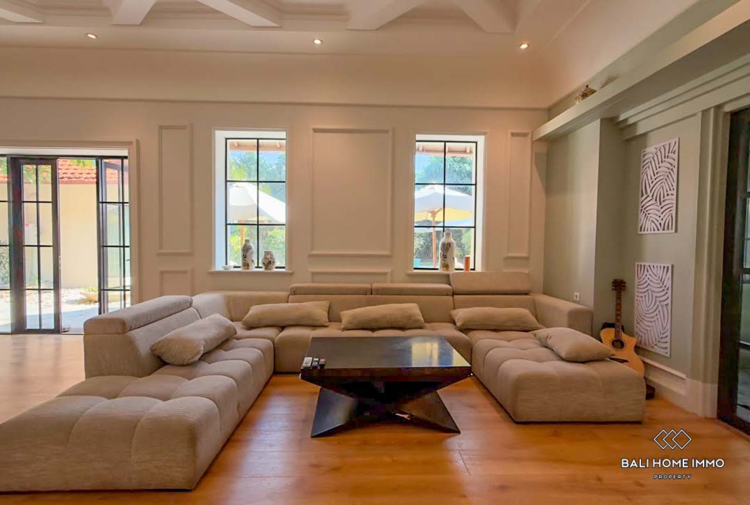 Spacious 5 Bedrooms villa with private apartment for rental in Bali Sanur — image 2