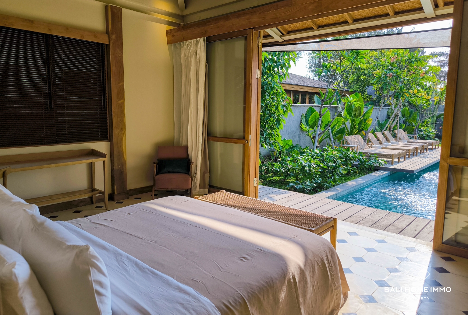 Spacious 6-Bedroom Beachside Villa For Rent in Seseh — image 9