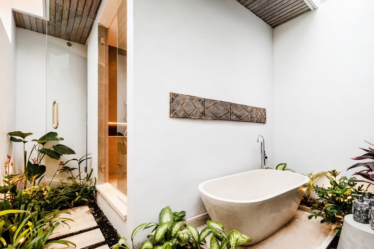 Courtyard Villa Kastan · 6BR · Ubud — 6BR Villa Rental in Ubud — image 17