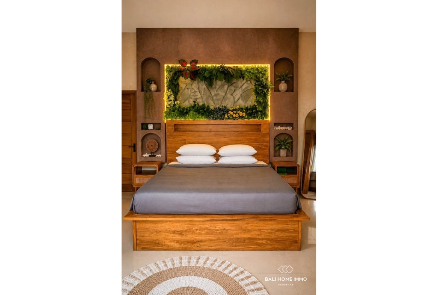 Tropical 2 bedroom Villa & 6 Bedroom Guest House for rent in Canggu — image 5