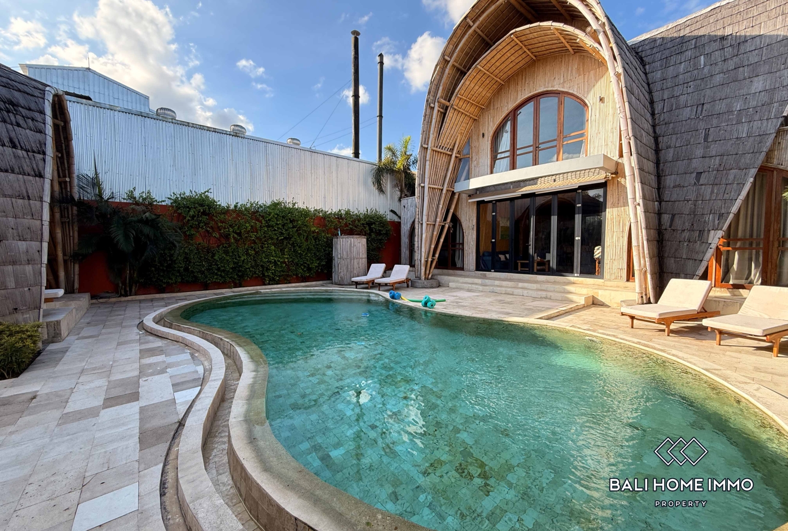 Unique Bamboo Style 6 Bedroom Villa For Rent in Legian