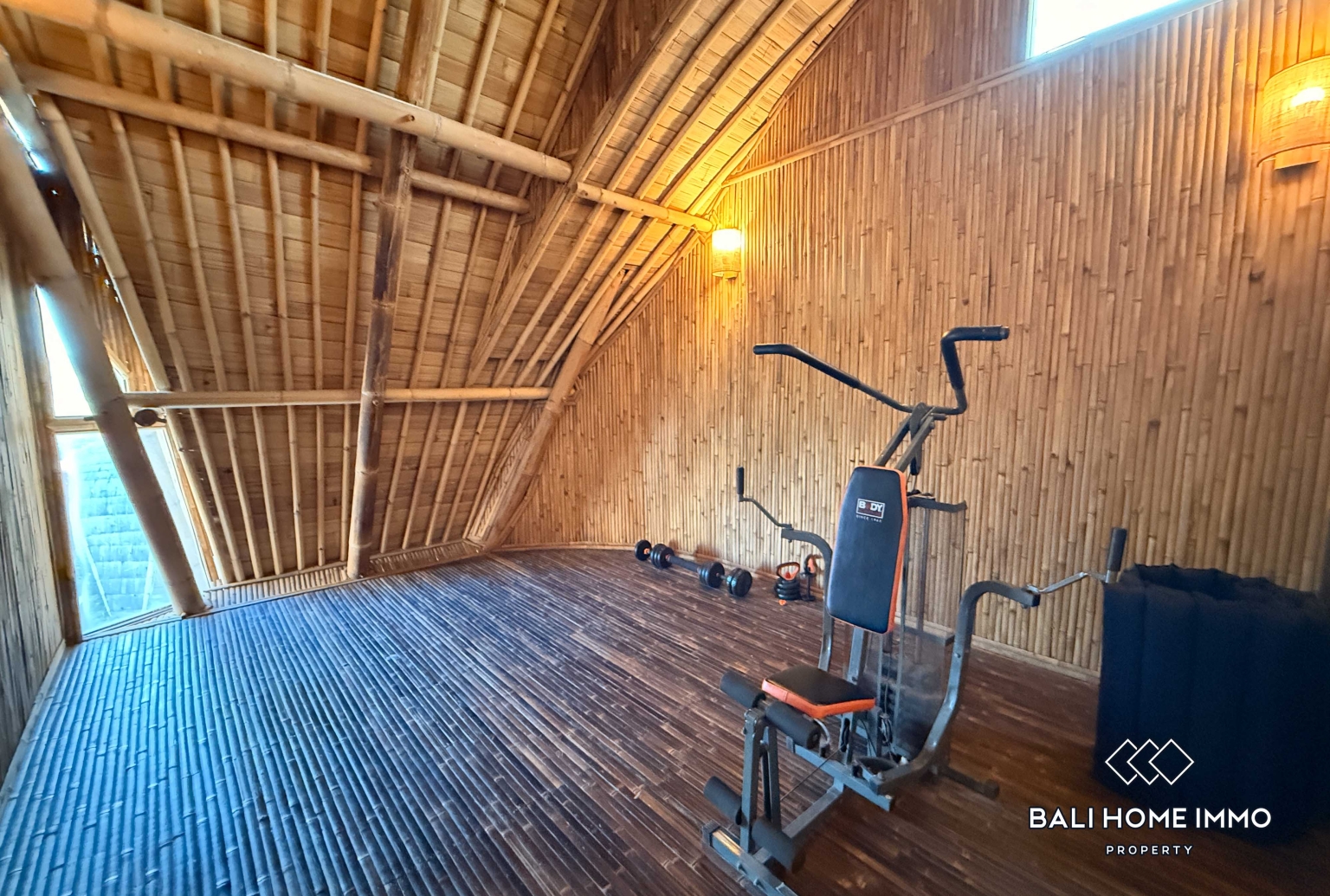 Unique Bamboo Style 6 Bedroom Villa For Rent in Legian — image 18