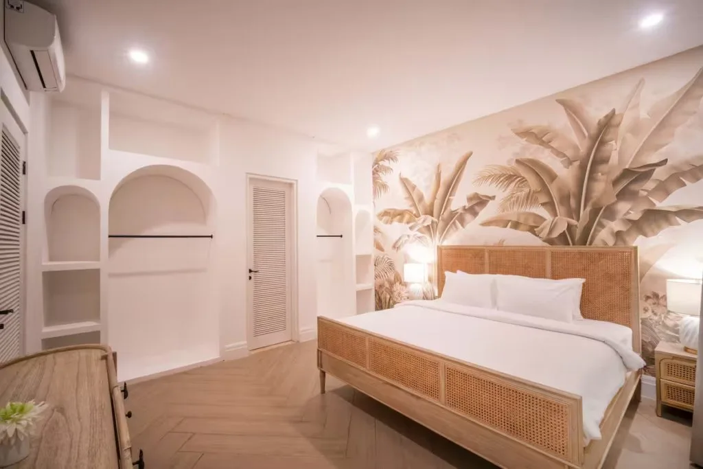 3-Bedroom Villa with Rice Field Views in Berawa, Canggu — image 1