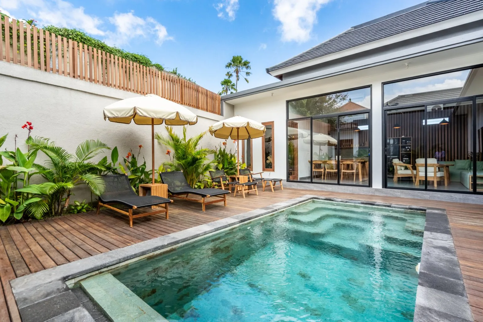 Elegant 3-Bedroom Villa with Pool, Jacuzzi & Garden for Rent in Tumbak Bayuh – Family & Pet Friendly — image 13
