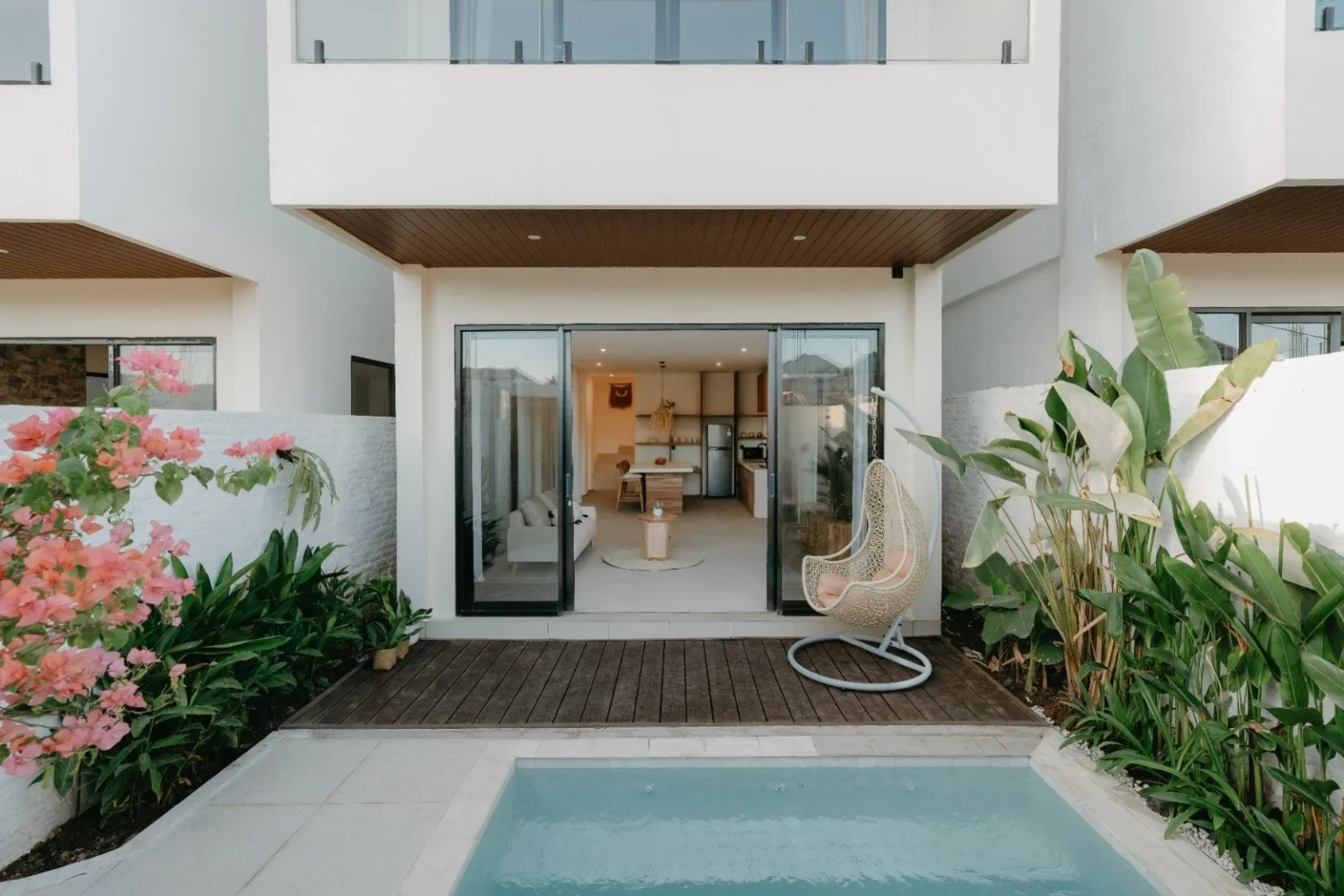 Modern 3-Storey Villa with Panoramic Views for Leasehold in Seseh, Bali — image 3