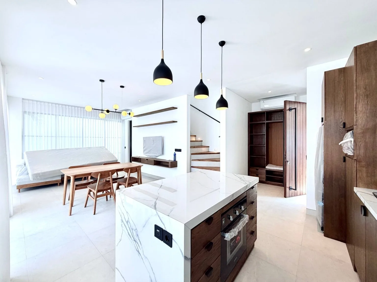 Elegant 3-Bedroom Villa with Pool, Jacuzzi & Garden for Rent in Tumbak Bayuh – Family & Pet Friendly — image 17