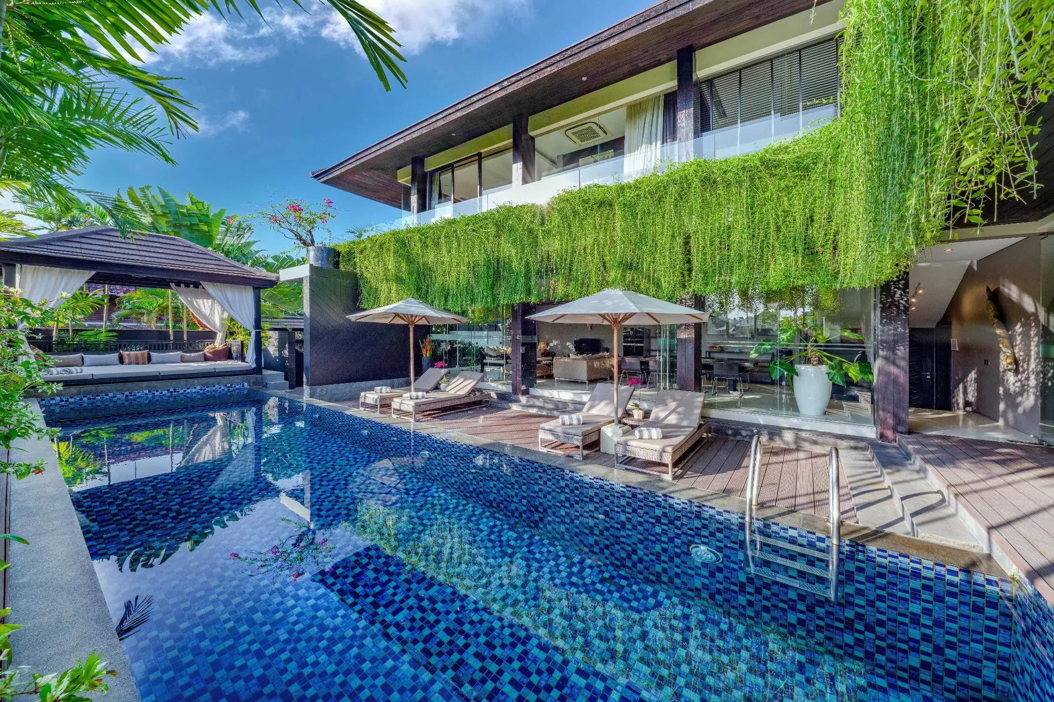 Book Villa Balimu Seminyak: Modern 3 Bedroom Villa Accommodation in Bali — image 4