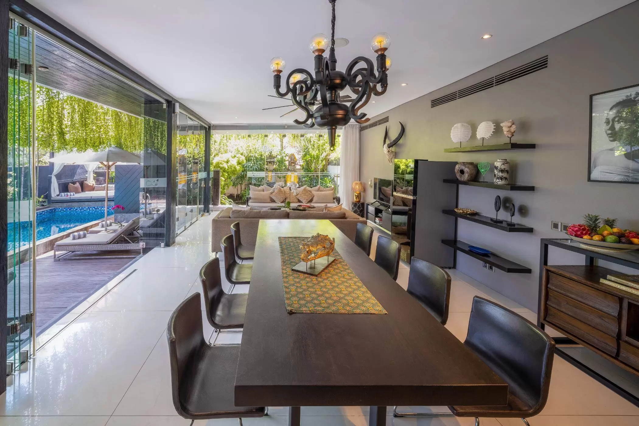 Book Villa Balimu Seminyak: Modern 3 Bedroom Villa Accommodation in Bali — image 12