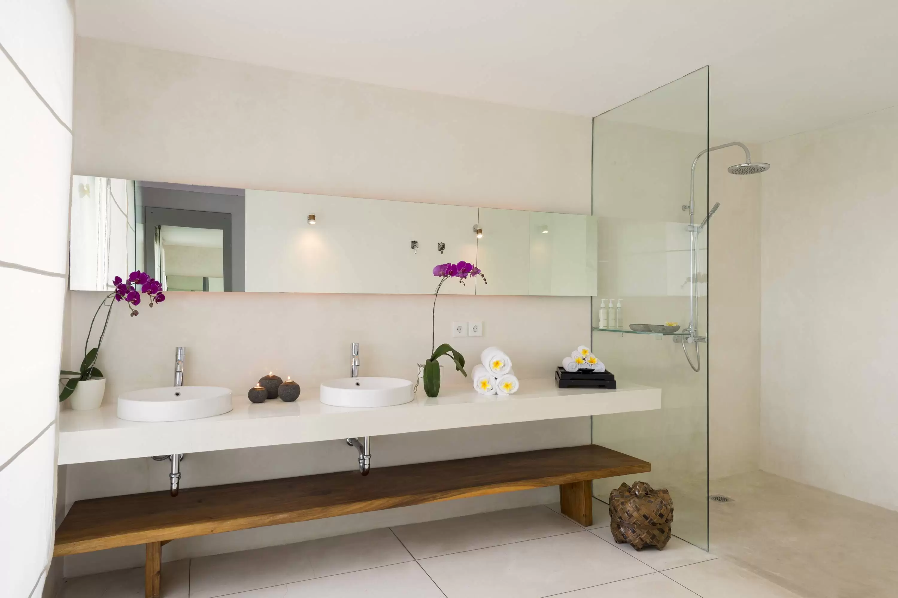 Book Villa Kavya Bali: Canggu Villa with Private Pool near Berawa Beach — image 16
