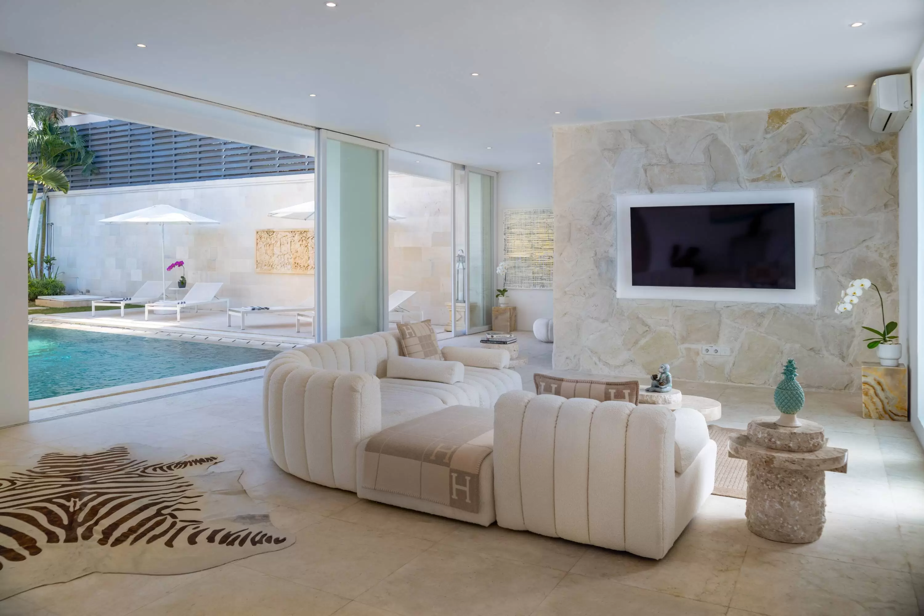 Book Villa Manis Cantik Bali: 4 Bedroom Luxury Villa in Seminyak — image 6