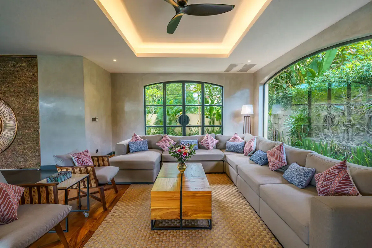 8 BR Colonial Cinema Estate Canggu — 8BR Estate Rental in Pererenan — image 12