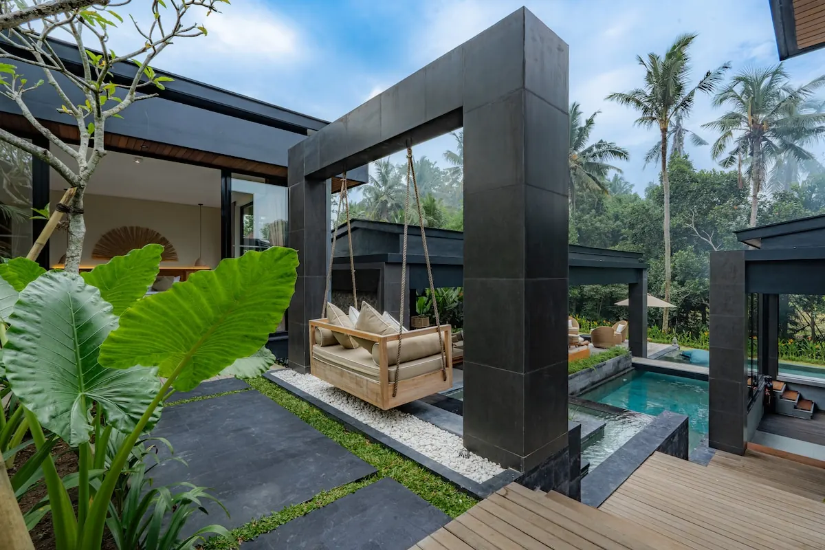 5 BR Tropical-Modern Glass Villa Ubud — 5BR Villa Rental in Ubud — image 17