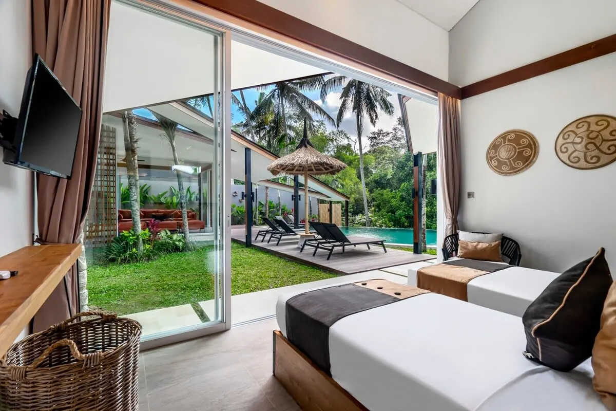 5 BR Tropical-Modern Jungle Villa Ubud — 5BR Villa Rental in Ubud — image 17