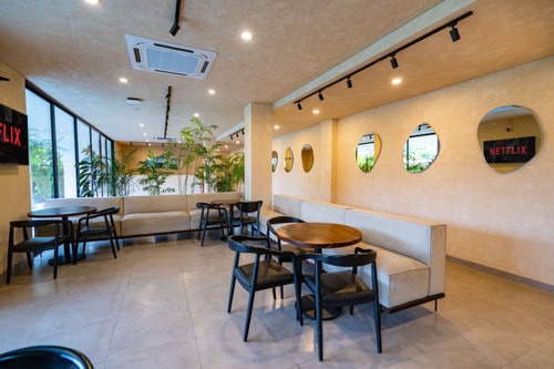 SB 302 - 1BR Pool Suite, Near Batu Belig Beach - Canggu, Bali — image 14