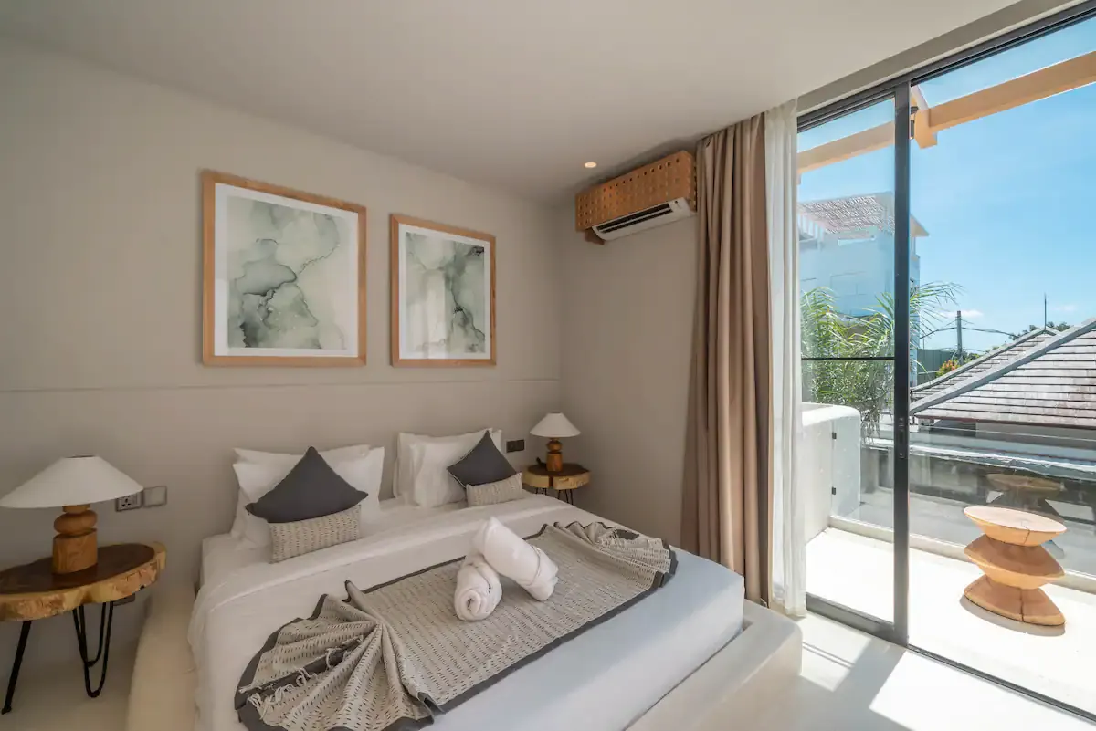 4 BR Tropical-Modern Walk-to-Beach Villa Canggu — 4BR Villa Rental in Canggu — image 10
