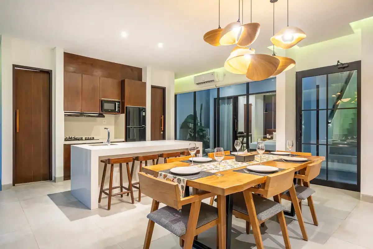 3 BR Walk-to-Beach Tropical-Modern Villa Canggu — 3BR Villa Rental in Canggu — image 15