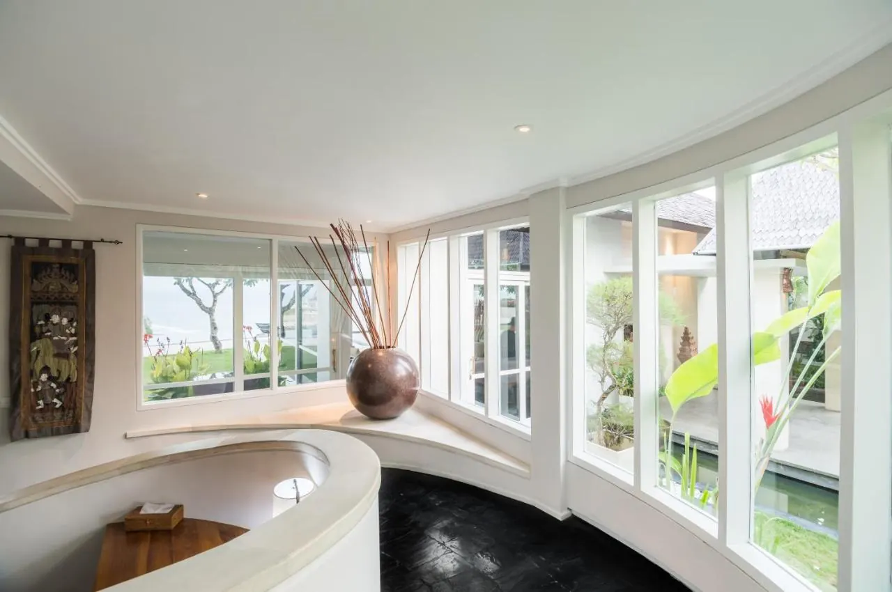 4 BR Infinity-Pool Sunset-View Retreat Uluwatu — 4BR Villa Rental in Uluwatu — image 2