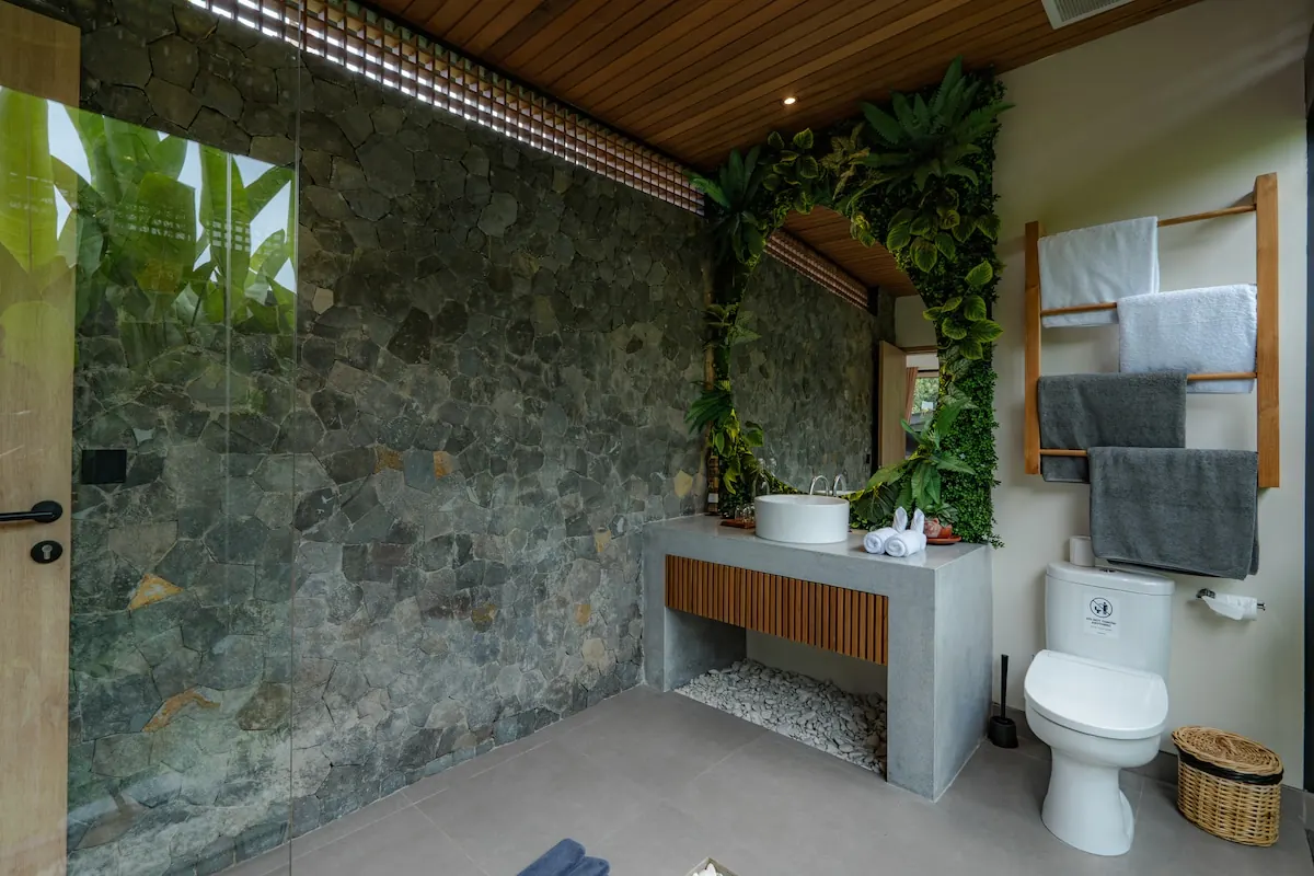5 BR Tropical-Modern Glass Villa Ubud — 5BR Villa Rental in Ubud — image 12