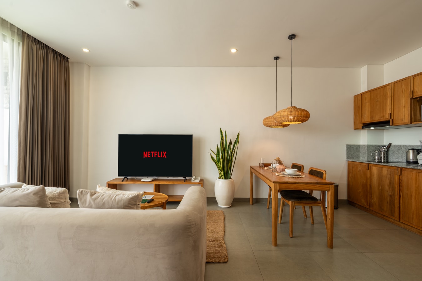 SB 201 - 1BR Pool Suite, Near Batu Belig Beach - Canggu, Bali