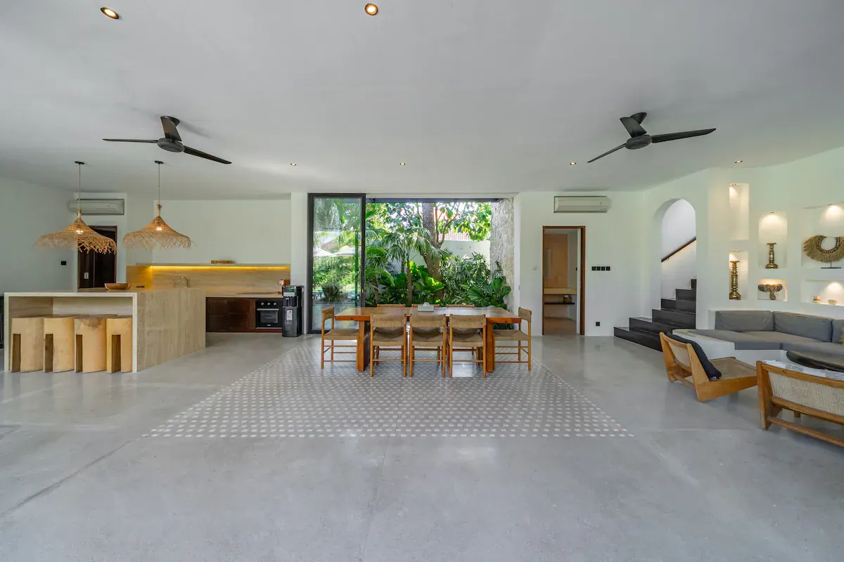 4 BR Contemporary Pool Retreat Canggu — 4BR Villa Rental in Pererenan — image 18