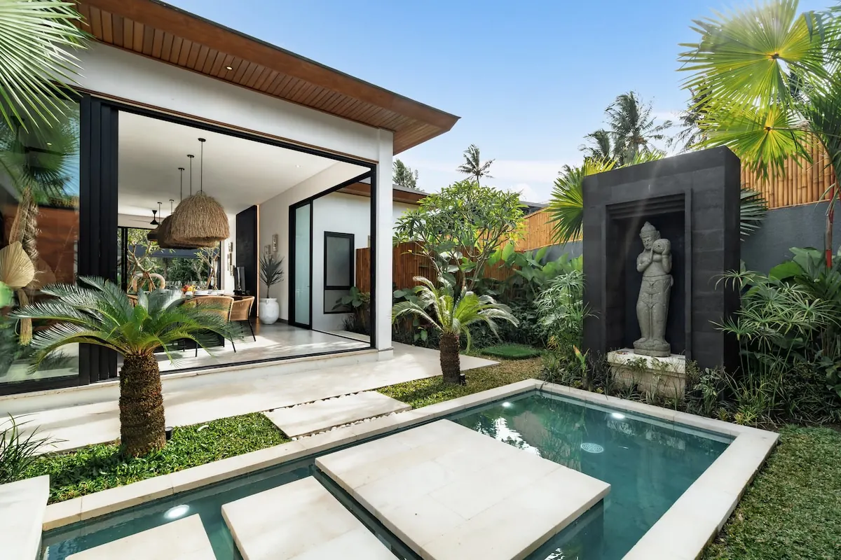 4 BR Tropical-Modern Garden Villa Ubud — 4BR Villa Rental in Ubud — image 13