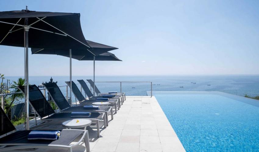 Luxury Villa at Suluban Cliff Uluwatu — image 3