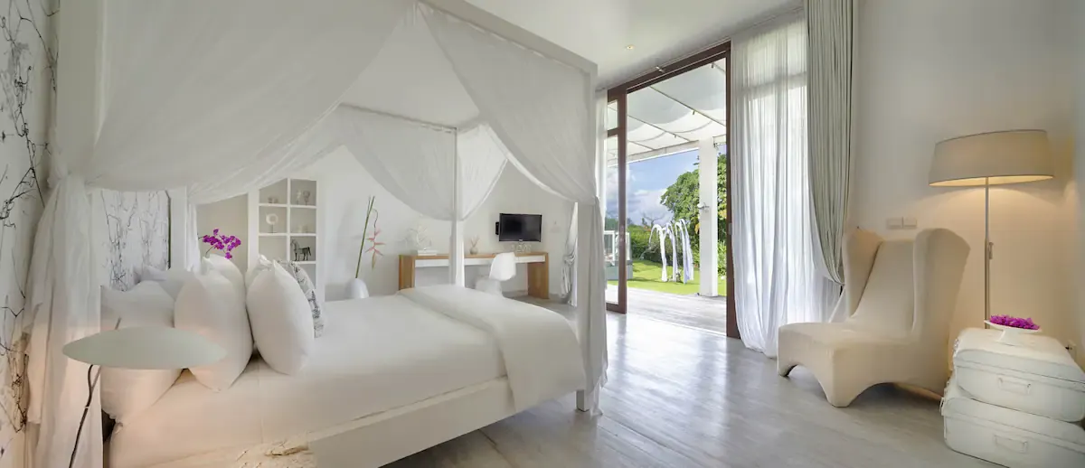 7 BR White Rice-Field Villa Canggu — 7BR Villa Rental in Canggu — image 2
