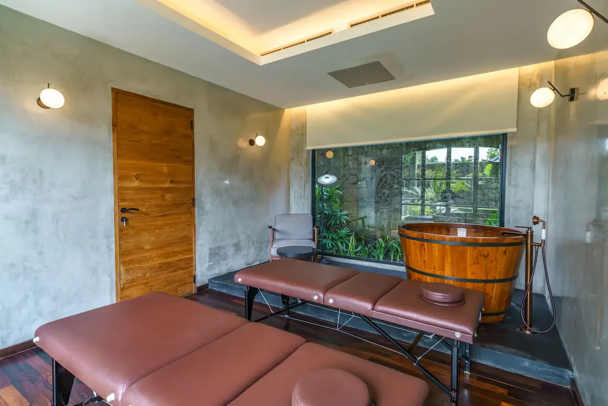 8 BR Colonial Cinema Estate Canggu — 8BR Estate Rental in Pererenan — image 15