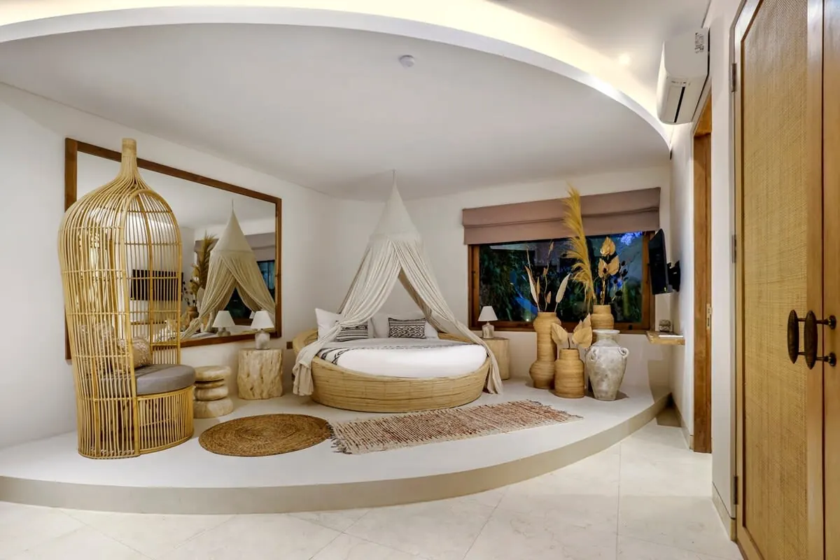 6 BR Thatched Courtyard Villa Ubud — 6BR Villa Rental in Ubud — image 16