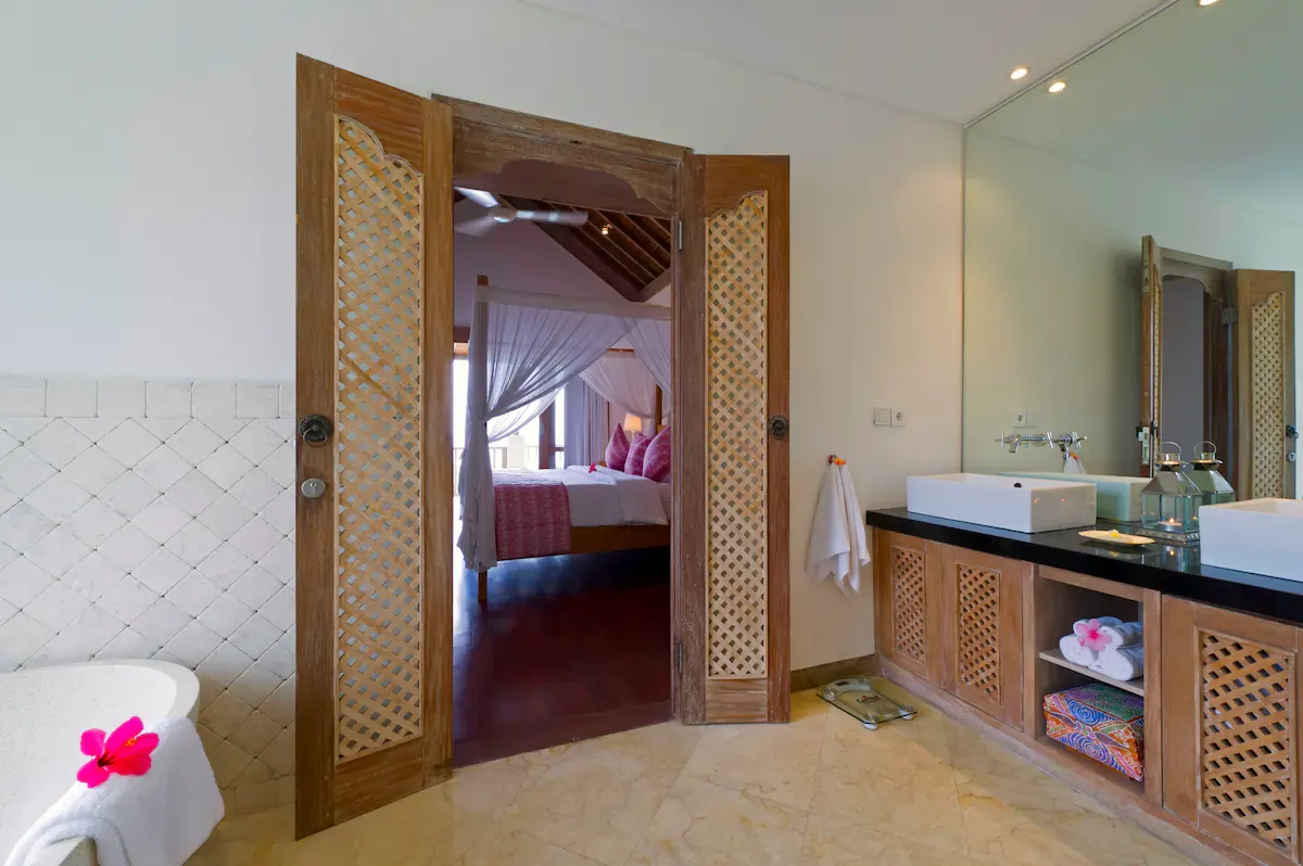 Siri Mendira - Villa Cempaka — 4BR Villa Rental in Candidasa — image 13