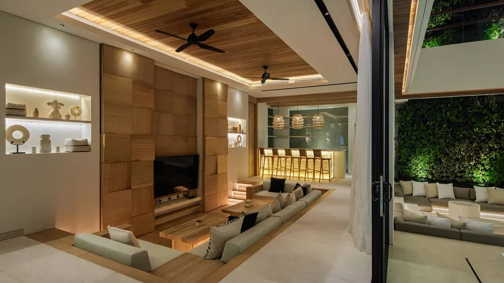 6 BR Contemporary Courtyard Villa Canggu — 6BR Villa Rental in Canggu — image 3