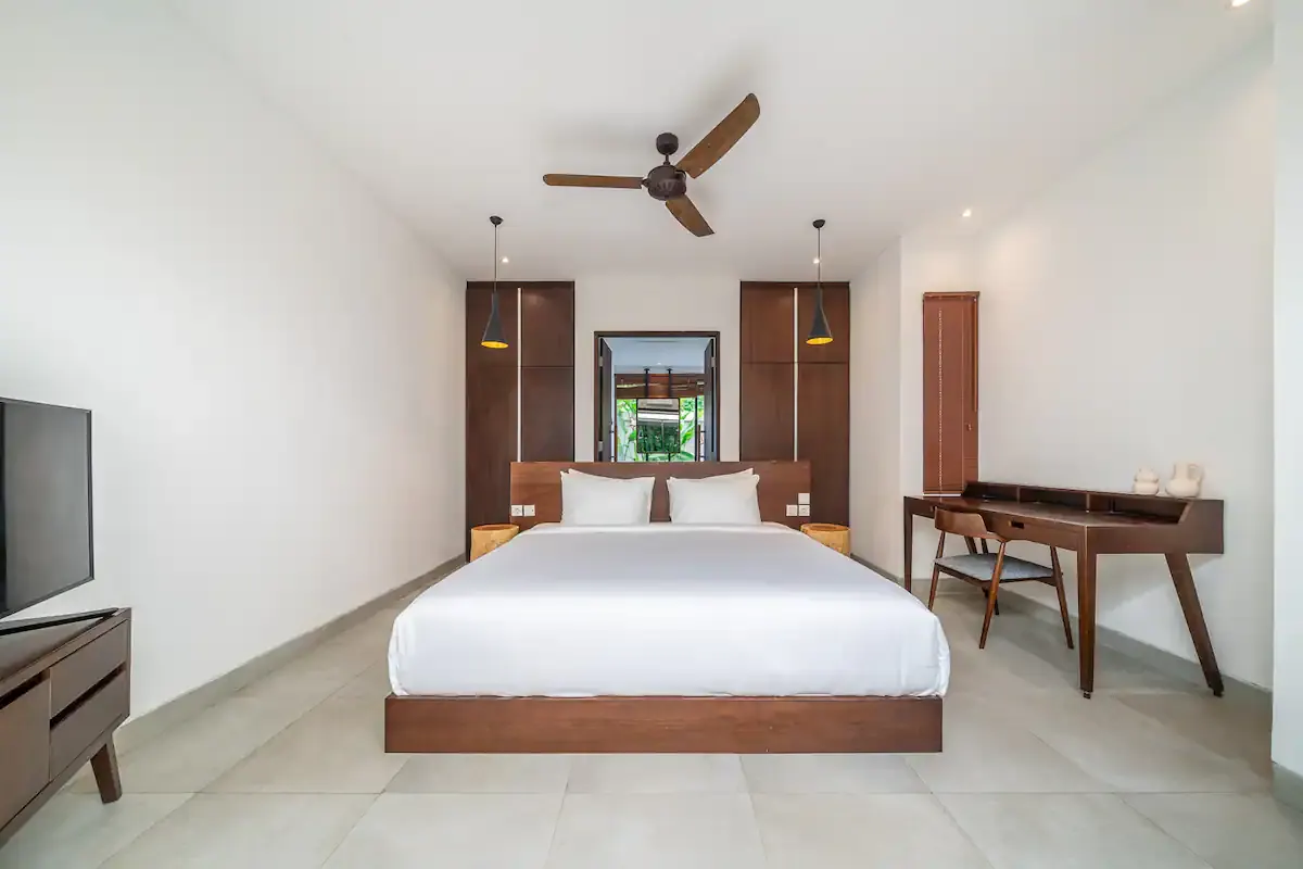 3 BR Walk-to-Beach Tropical-Modern Villa Canggu — 3BR Villa Rental in Canggu — image 17