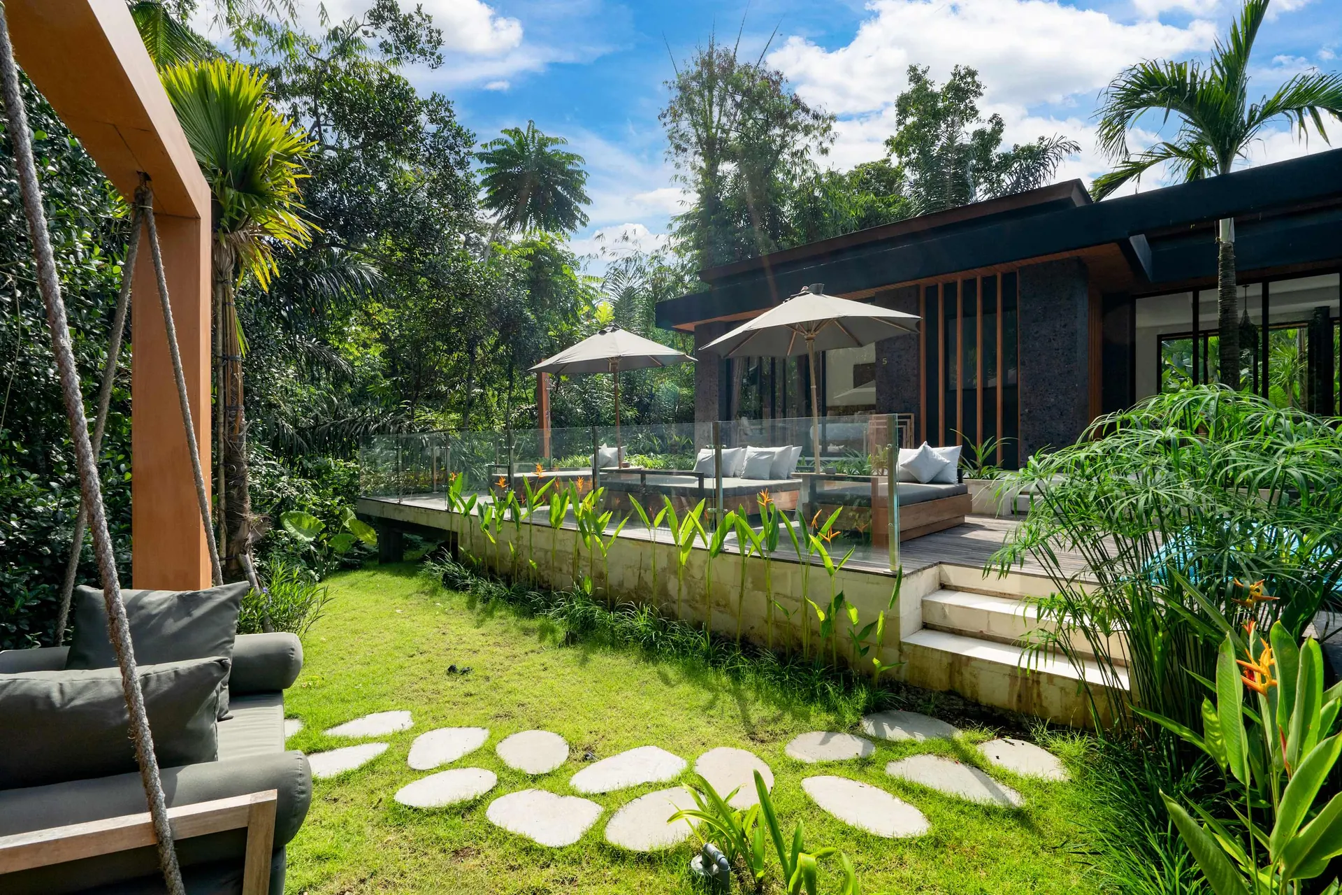 6 BR Tropical-Modern Jungle Retreat Ubud — 6BR Villa Rental in Ubud — image 12