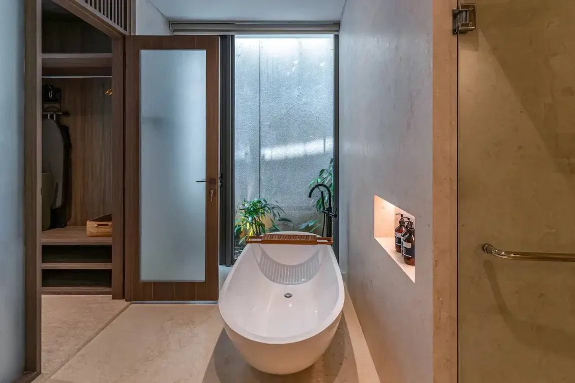 4 BR Beachfront Family Retreat Canggu — 4BR Villa Rental in Canggu — image 12